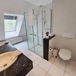 Luxurious 3br Penthouse W Terrace&parking Apartment