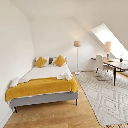 Luxurious 3br Penthouse W Terrace&parking アパート