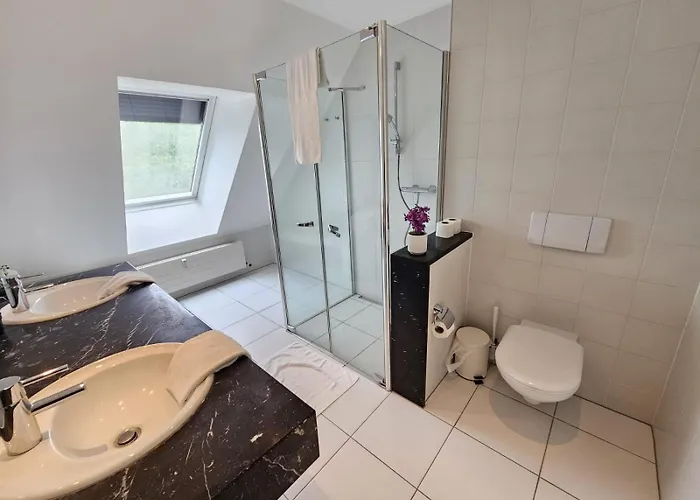 Luxurious 3br Penthouse W Terrace&parking Apartment